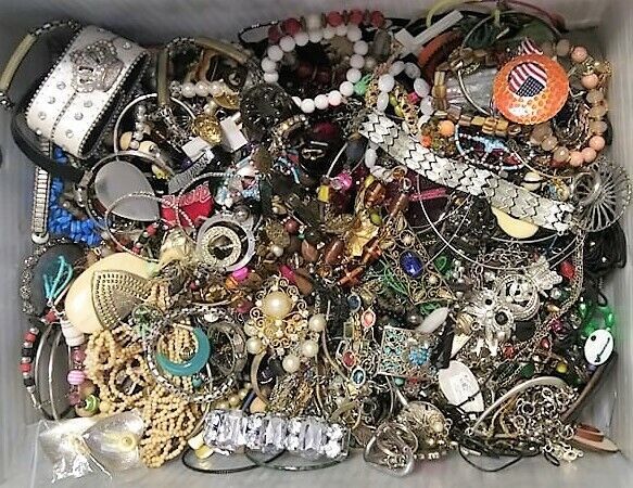 20 HUGE POUNDS LBS Jewelry Lot Vintage Mod Junk Craft & Good Resell TANGLED In