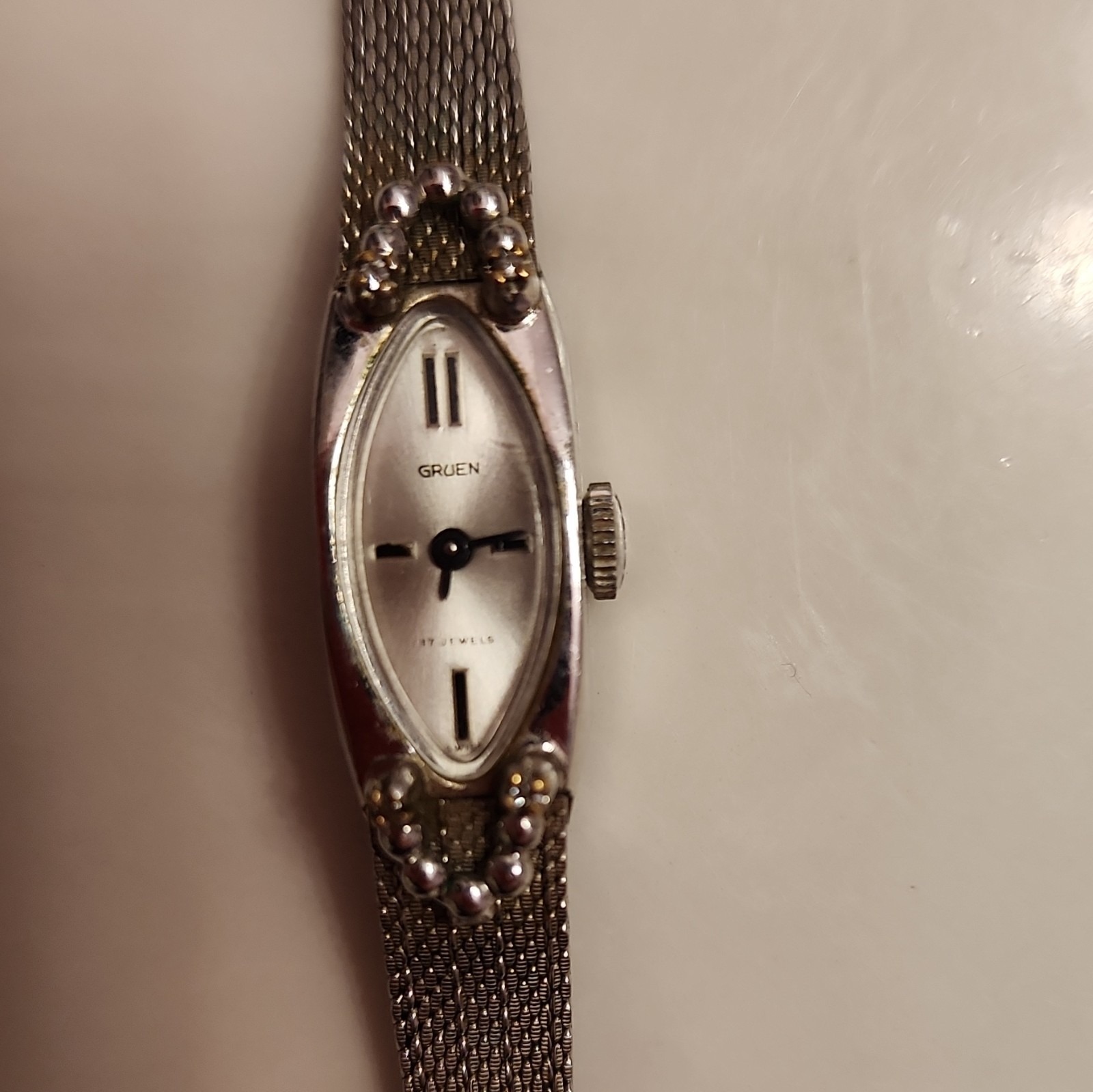 Gruen Vintage Women’s Oval Manual Watch 17J Gold Filled Mesh Band Silver Dial