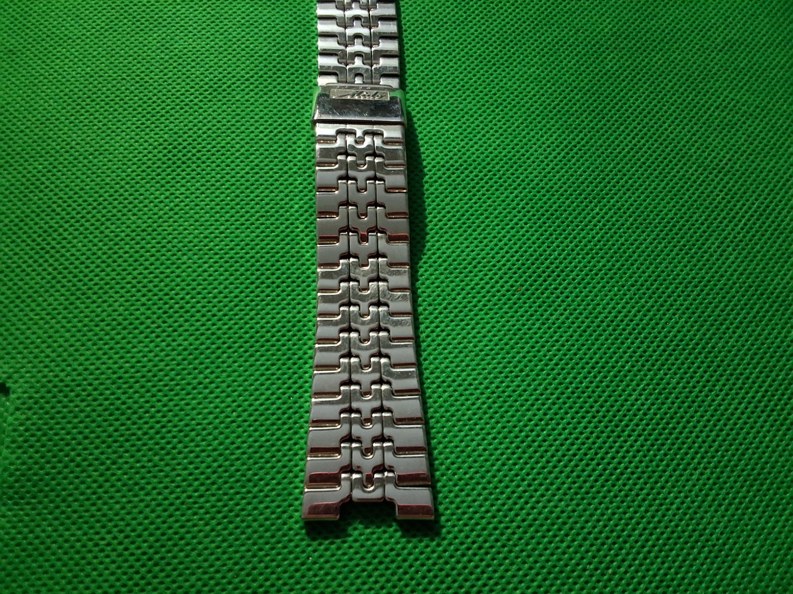 New Mido Stainless Steel Wrist Watch Bracelet 24 mm.