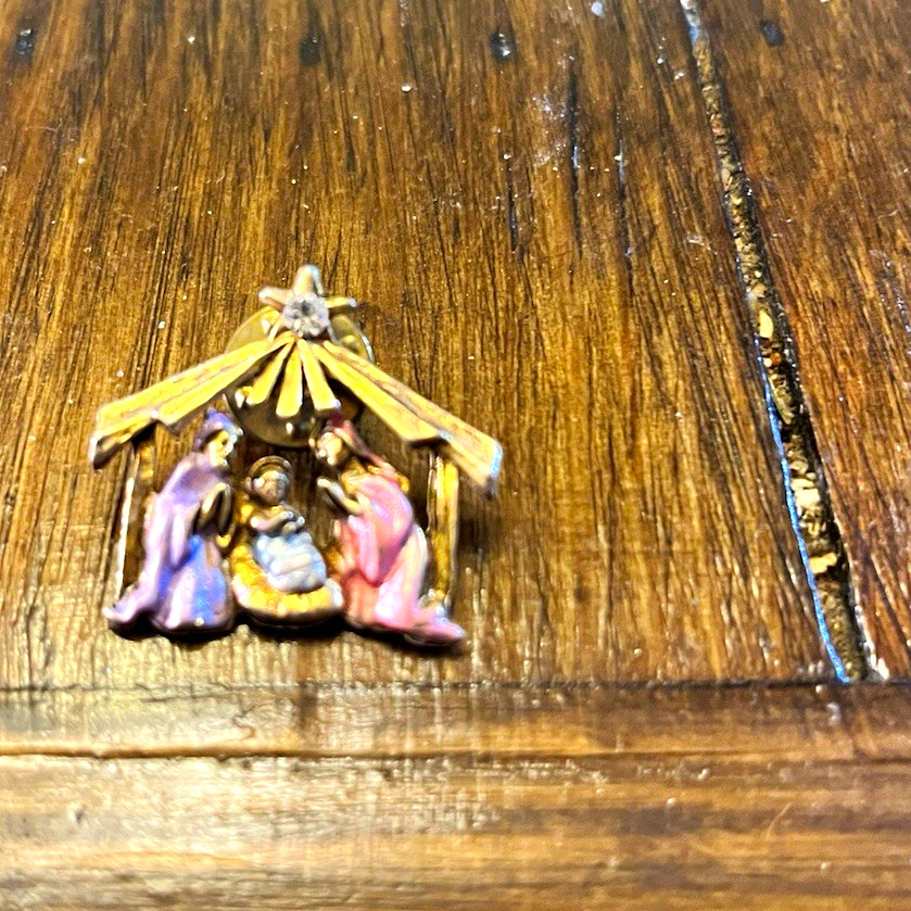 Religious Gold Tone Metal Pinback Pin, No Main Stone, No Secondary Stone