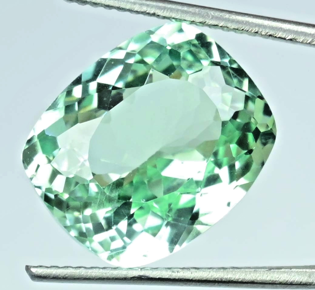 Flawless Natural Green Montana Sapphire 13.75 Ct Cushion Cut Certified Gemstone