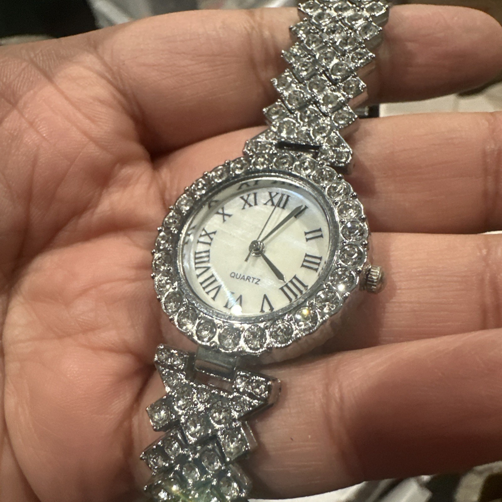 Working Ladies Watch Dainty Mop Dial 30mm With Crystals Bracelet Shining Fit 7in