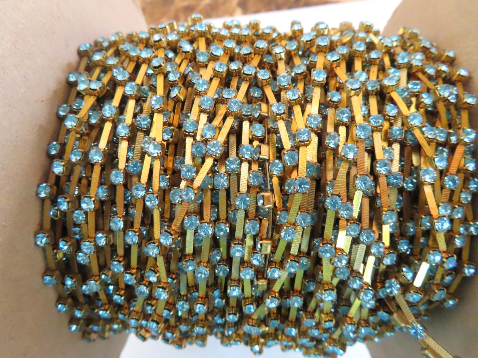 3 Feet Swarovski Rhinestone fancy chain 24pp Aquamarine. Brass