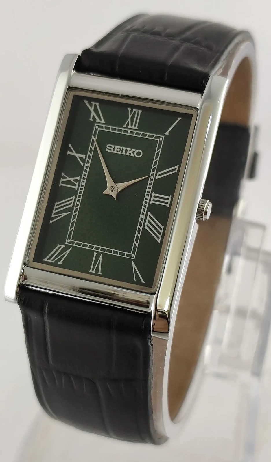 Vintage Seiko Slim Quartz Men’s Classic Wrist Watch-Leather Strap