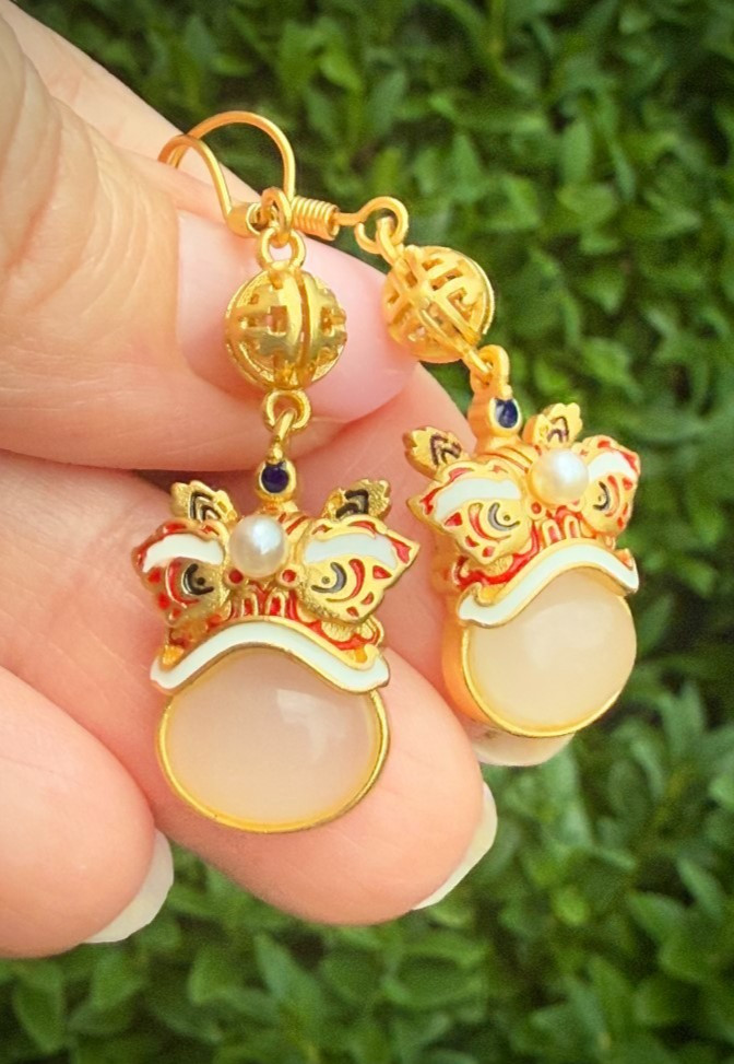 Retro Magic Animal Guangdong Lion Dance Jade Earrings, Retro Antique Style