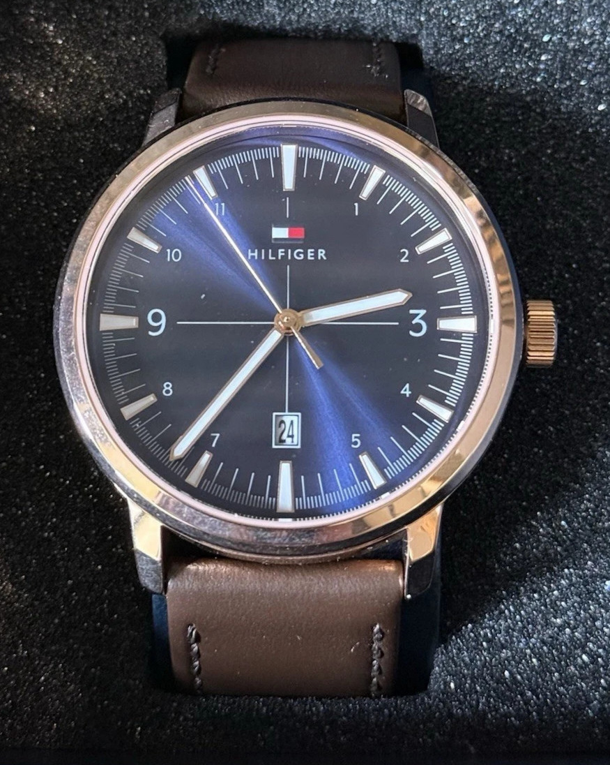 Tommy Hilfiger Men’s Watch Blue Dial Brown Leather Date Box 1710510