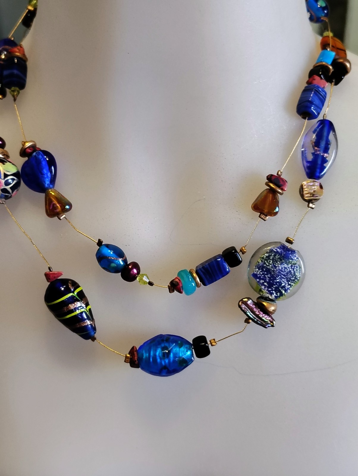 Chico’s Signed Blue & Gold Glass Beaded Necklace Adjustable Cable Chain Lobster
