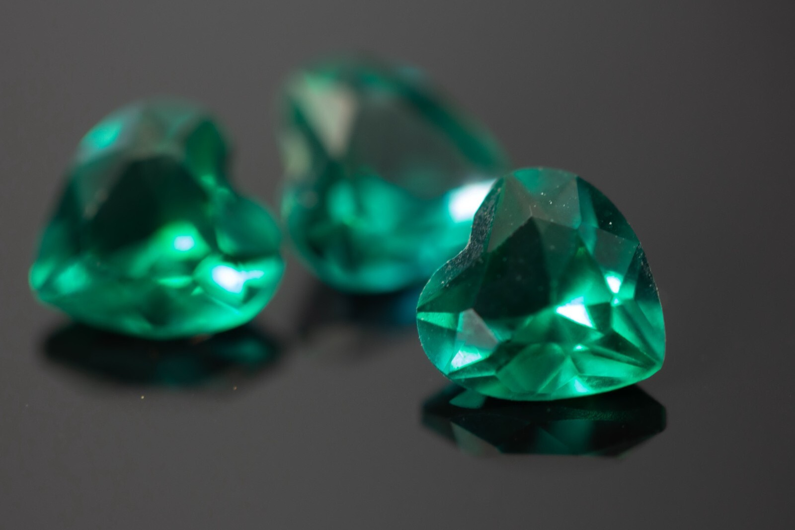 Loose Gemstone Lab Created Emerald Hydrothermal Emerald Heart shape