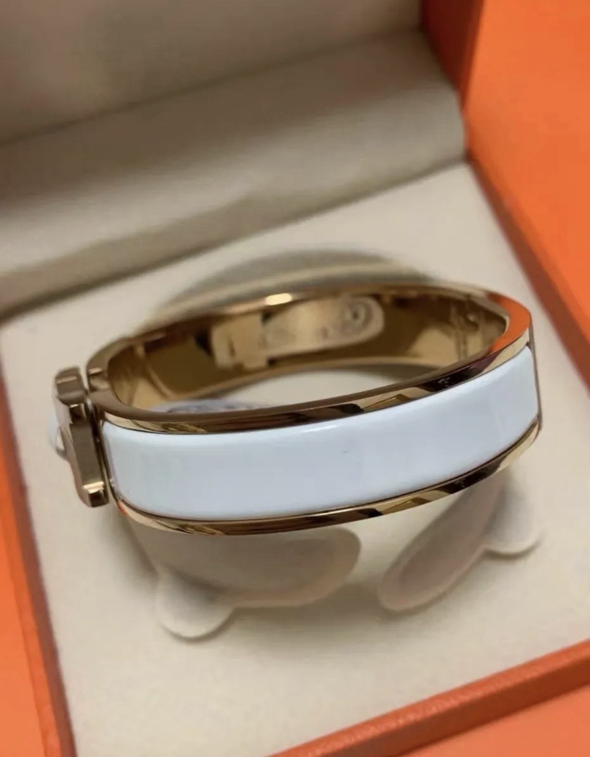 Hermes Bracelet (Clic H, White Enamel, Gold-Plated) NEW, full set