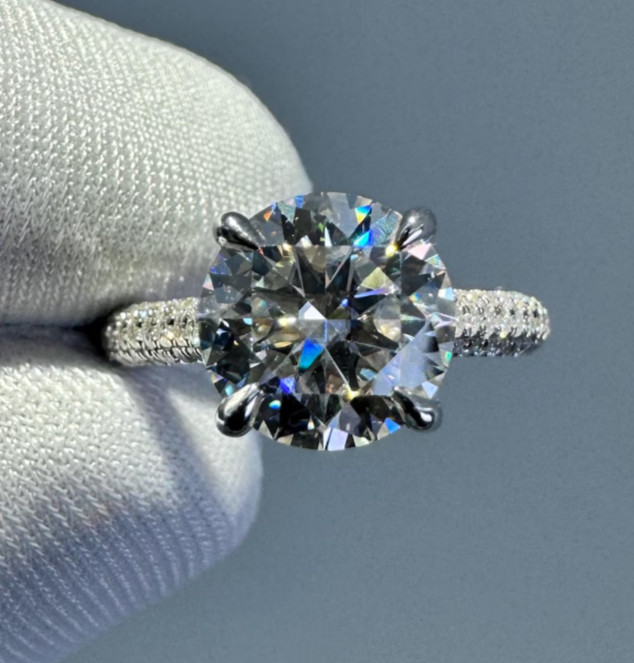 IGI 5.70Ct Round EF/VS1 Lab Grown Diamond Hidden-Halo Wedding Ring Platinum 950
