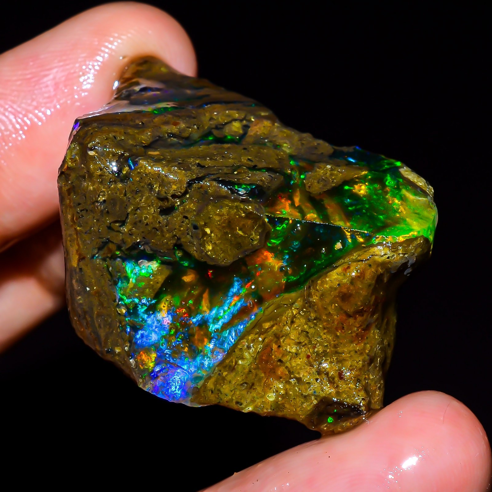 57.50 Ct Fire Opal Ethiopian Natural Oil Rough Gemstone For Jewelry 38x25x16 mm