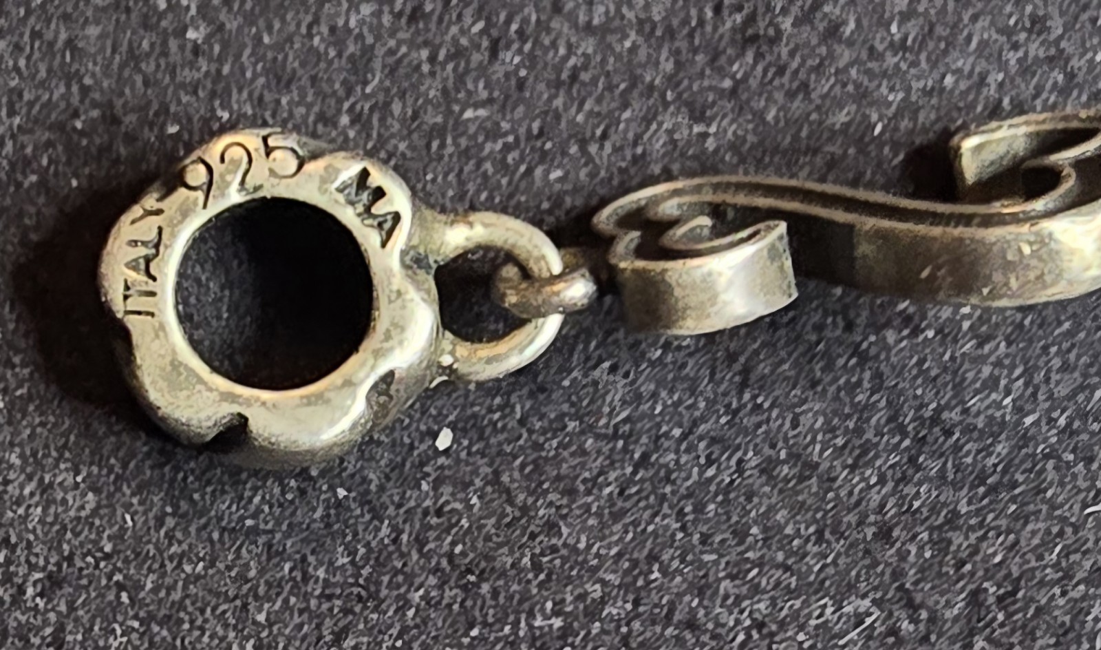 Vintage Michael Anthony 9in Sterling Silver Bracelet with a Variety of Charms