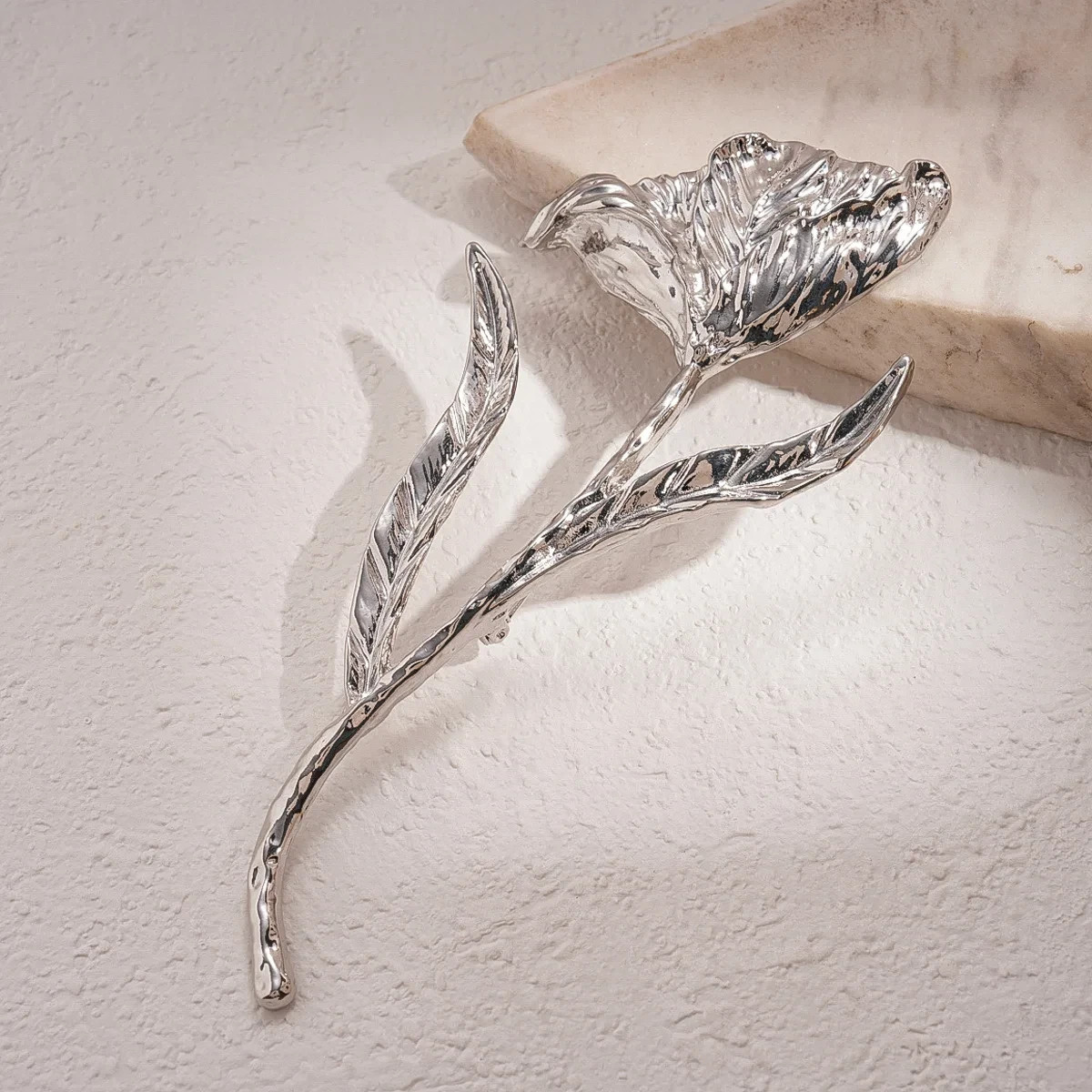 Large Vintage Metal Flower Brooch Pin for Women Pleated Leaf Floral Corsage
