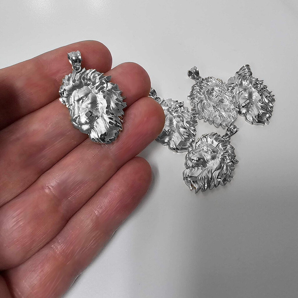 Sterling Silver Lion Face Sparkle Cut Pendant Necklace