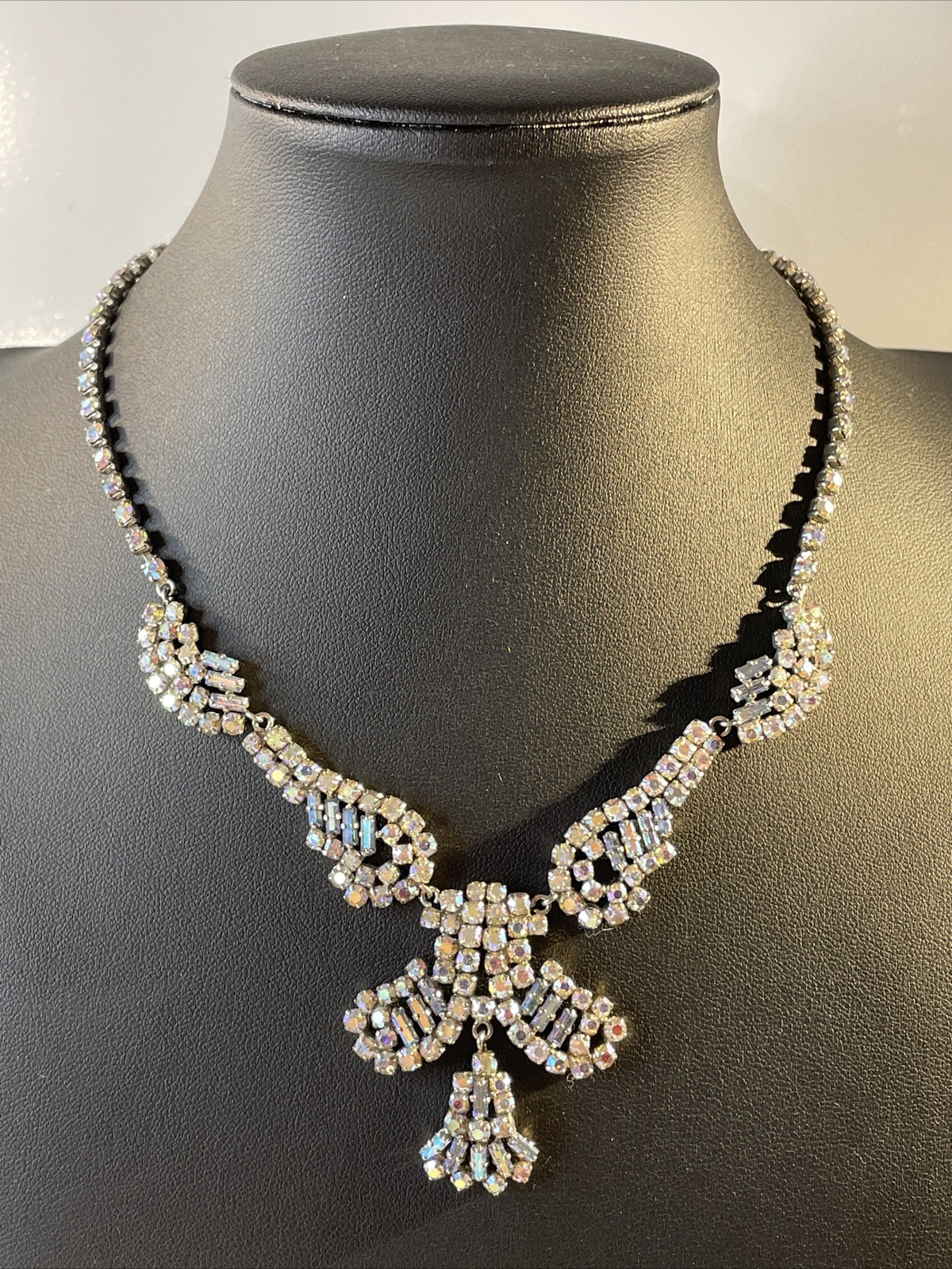 NOS! Vintage Blue Tint Aurora Borealis Rhinestone Necklace Unsigned Foil Back E5