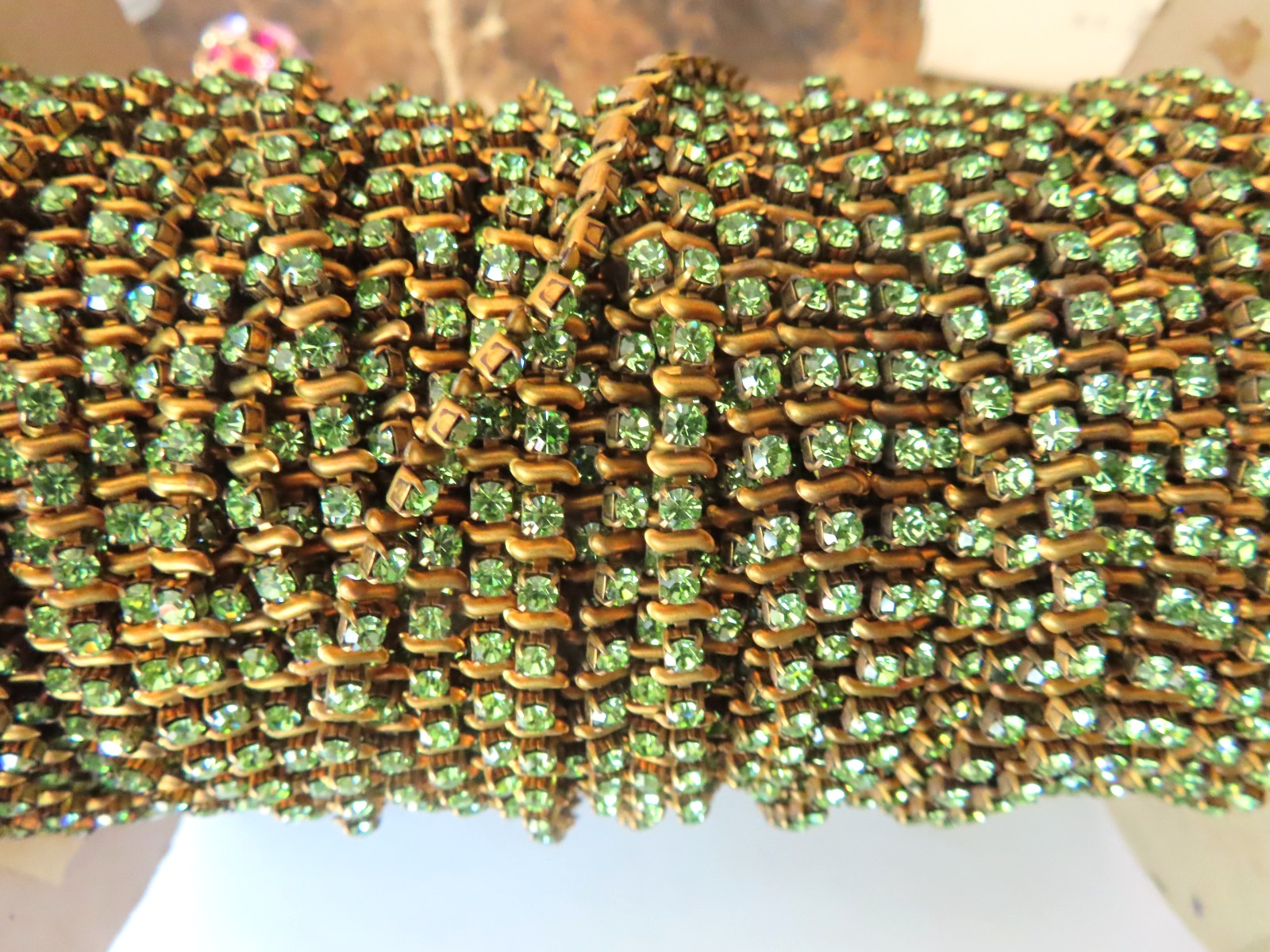 3 Feet Swarovski Rhinestone Fancy S Chain 24pp Peridot/Brass.
