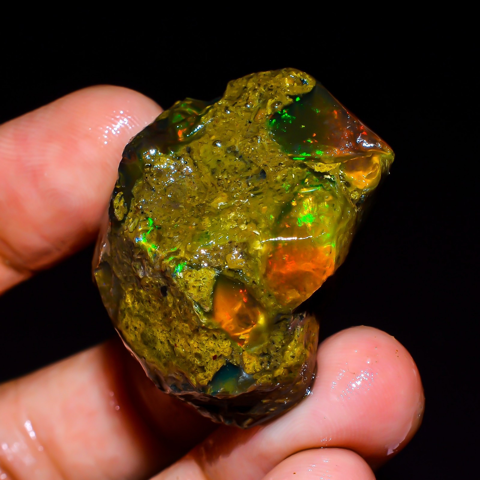 66 Ct Fire Opal Ethiopian Natural Oil Rough Gemstone For Jewelry 31x28x17 mm
