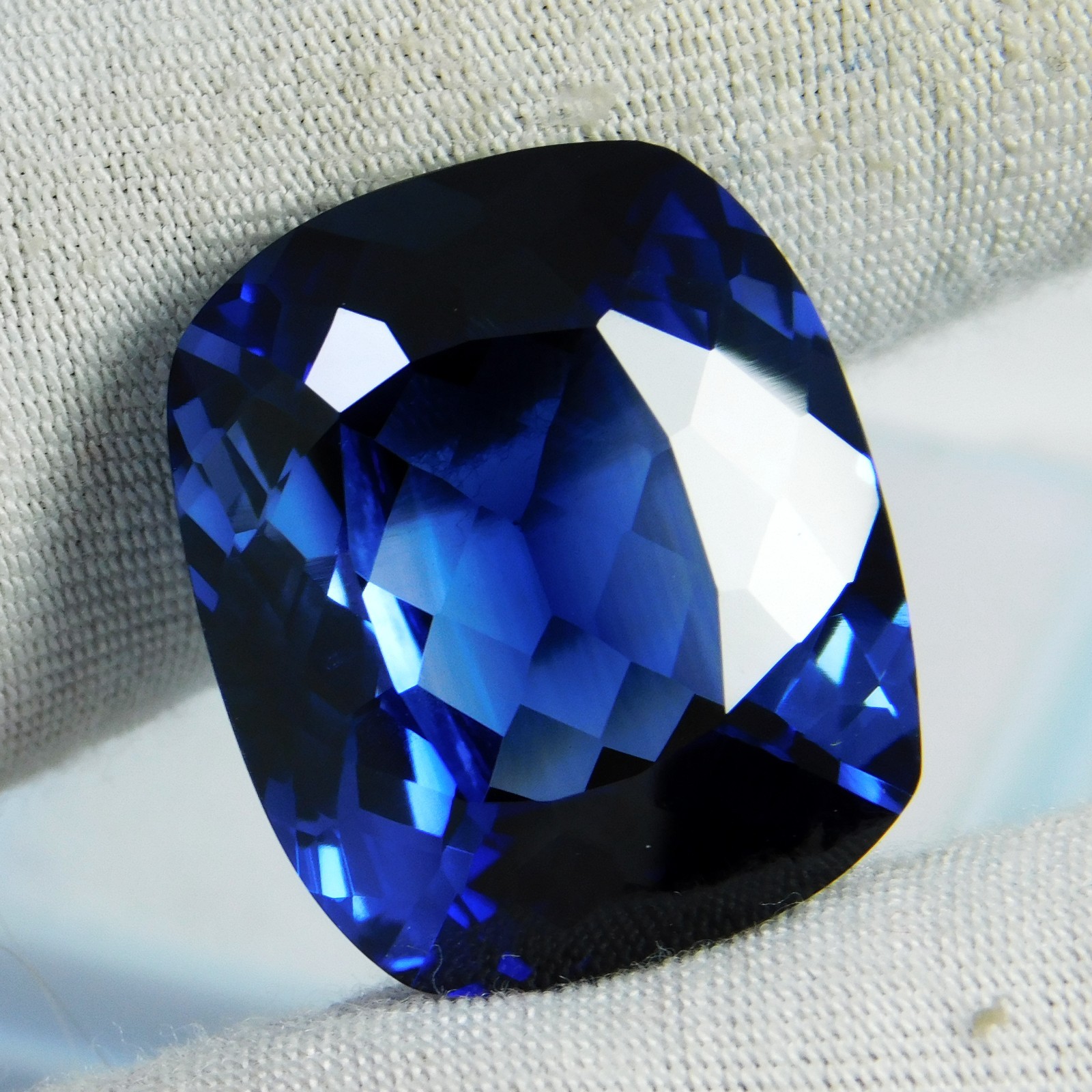 Natural Ceylon Blue Sapphire 29.10 Ct Cushion FLAWLESS Certified Loose Gemstone
