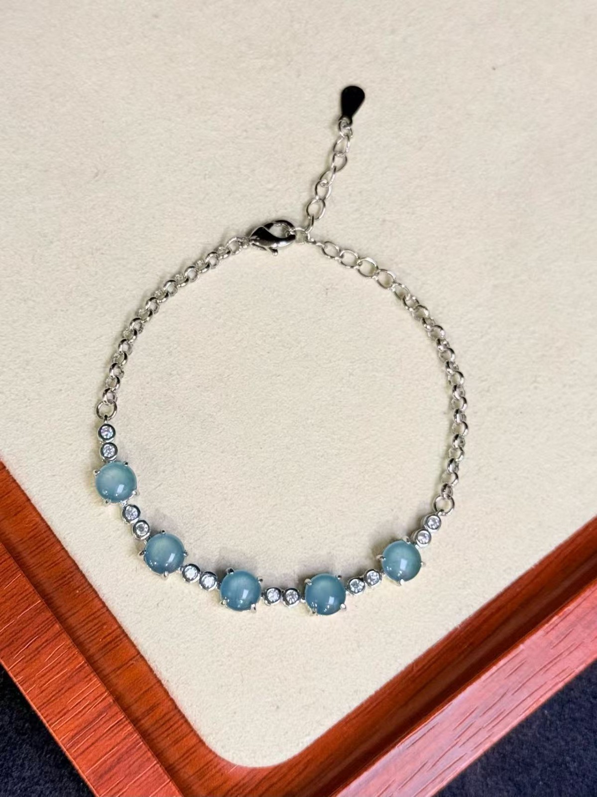 Top Natural Sky blue jadeite bracelet