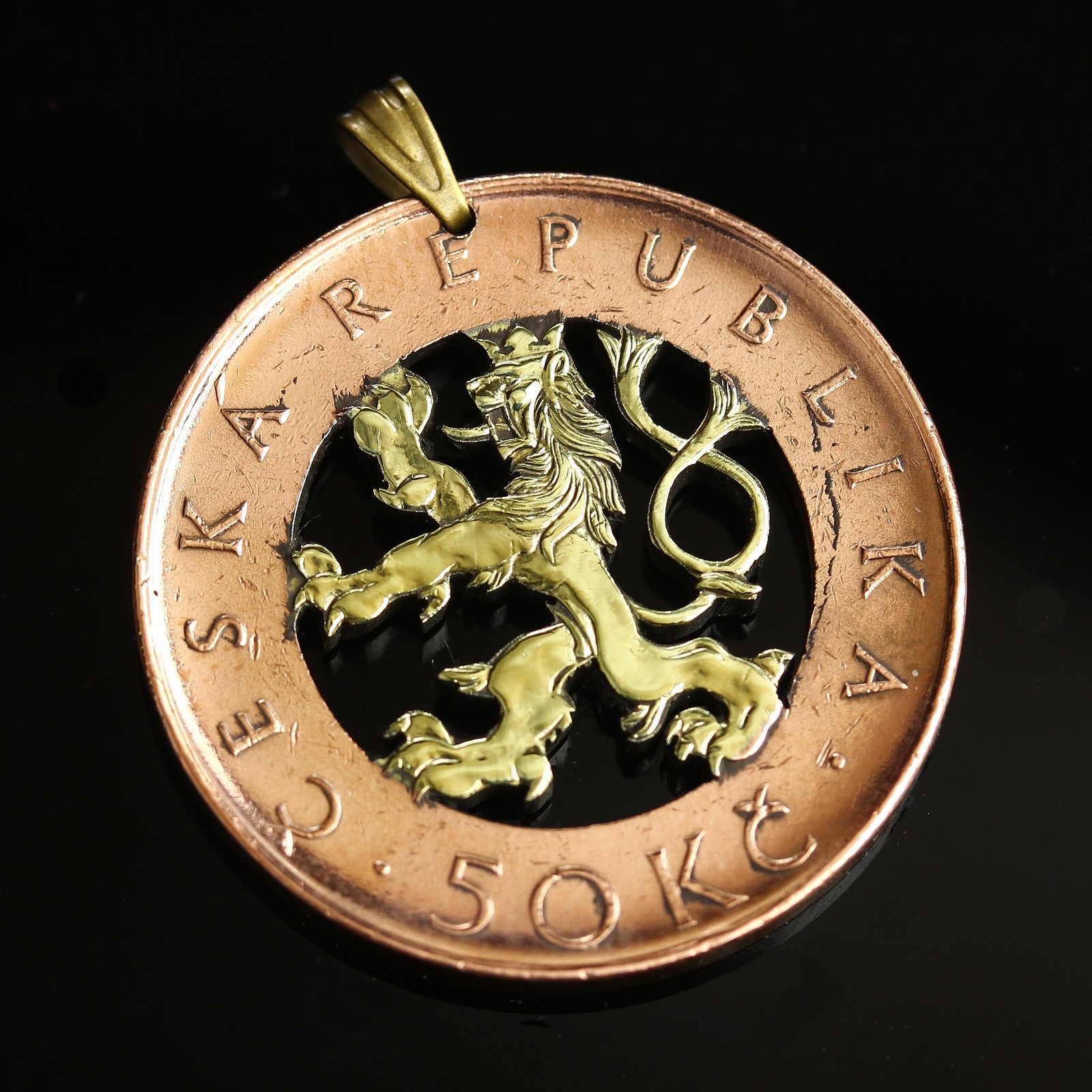 Lion Czech Republic Prague 50 krone detailed cut coin pendant with Necklace 1993