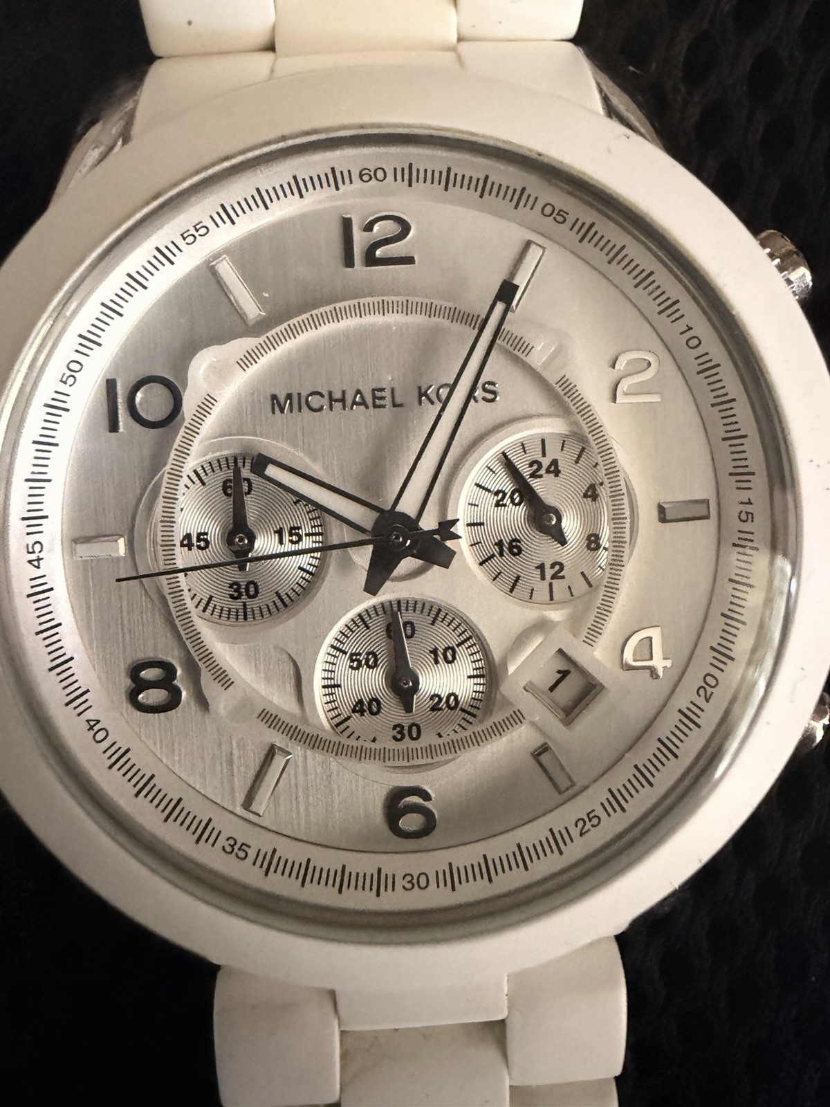 Michael Kors Oversized Runway MK8108 Wrist Watch for Men. preowned