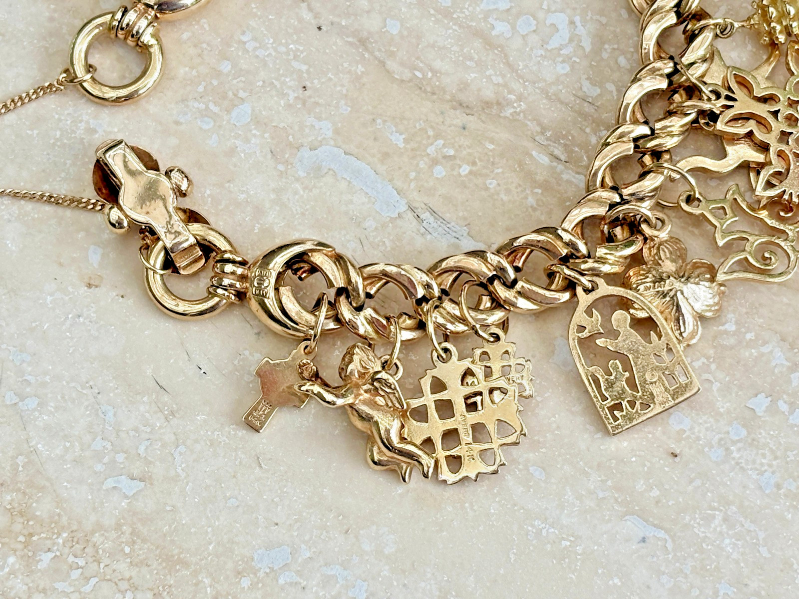 Gold Charm Bracelet with 20 Charms – Mostly Retired James Avery – Appr. 59 Grams