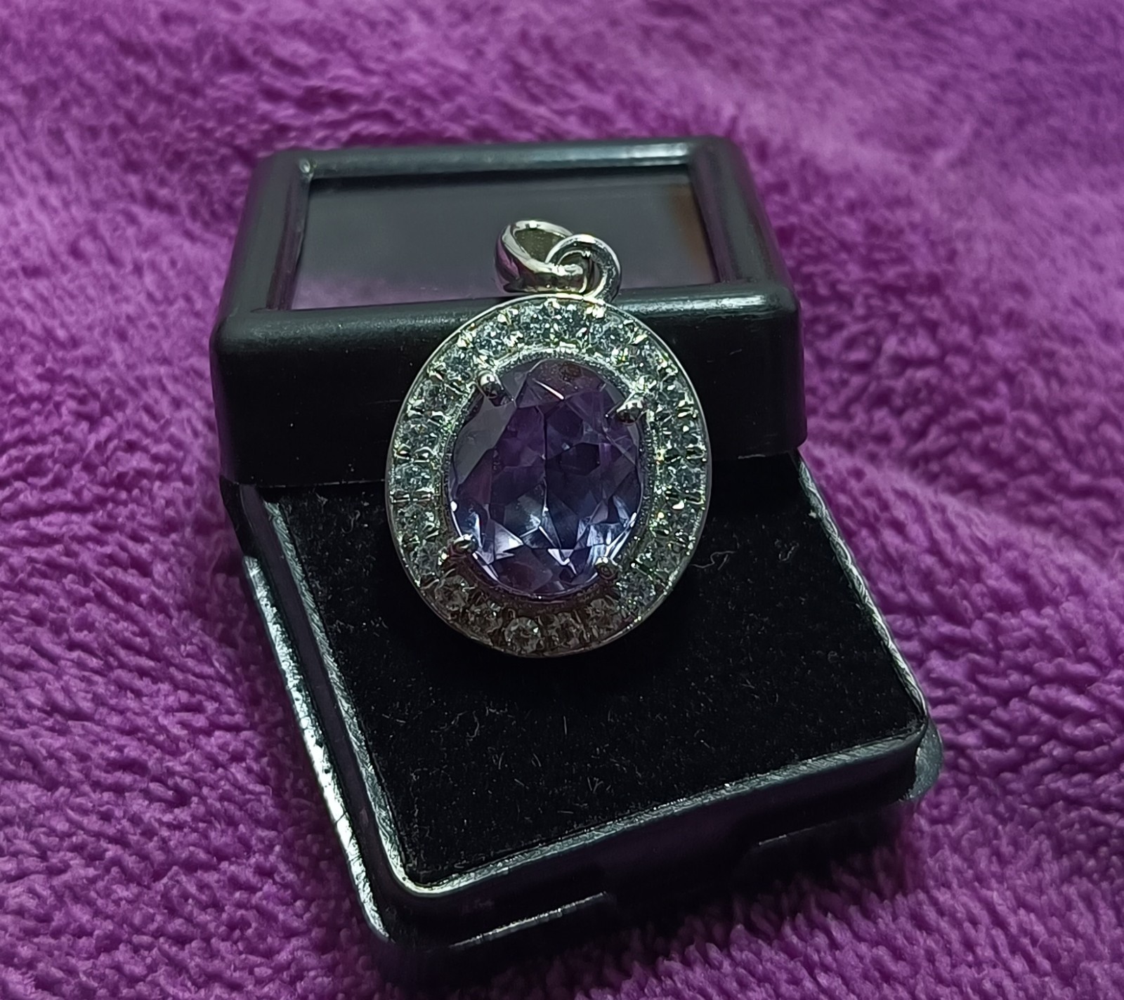 16.60 Ct Natural Alexandrite Pendant – Certified Color-Change Gem in Silver 925