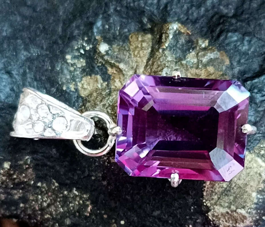 Natural 18.60 CT Color Change Alexandrite Certified Gemstone Pendant 925 Silver