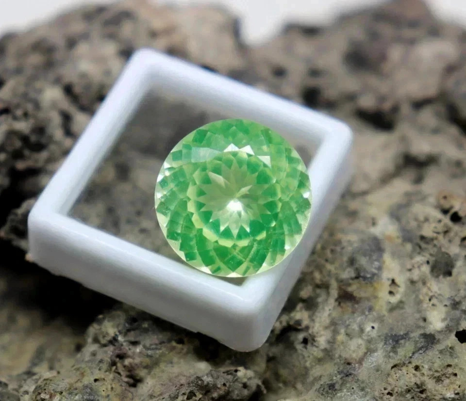 AAA Natural Smoky 8.50 Ct Soft Green Sapphire GIE Certified Round Loose Gem