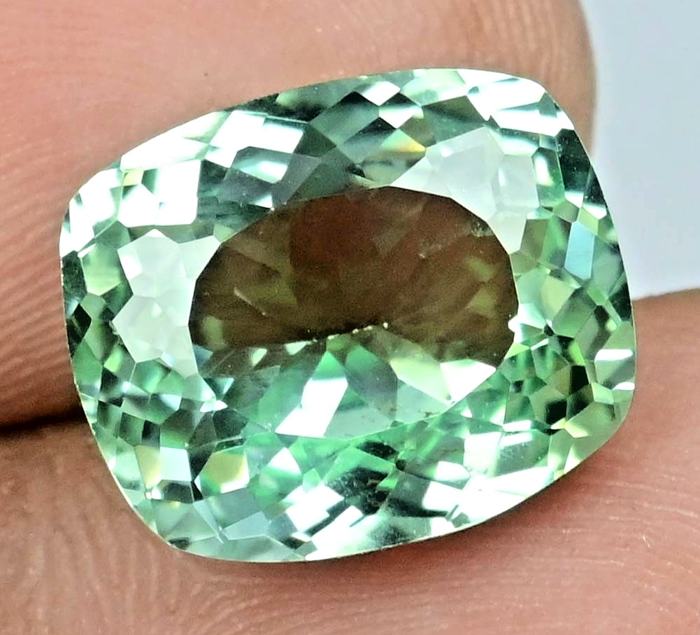 Flawless Natural Green Montana Sapphire 13.75 Ct Cushion Cut Certified Gemstone