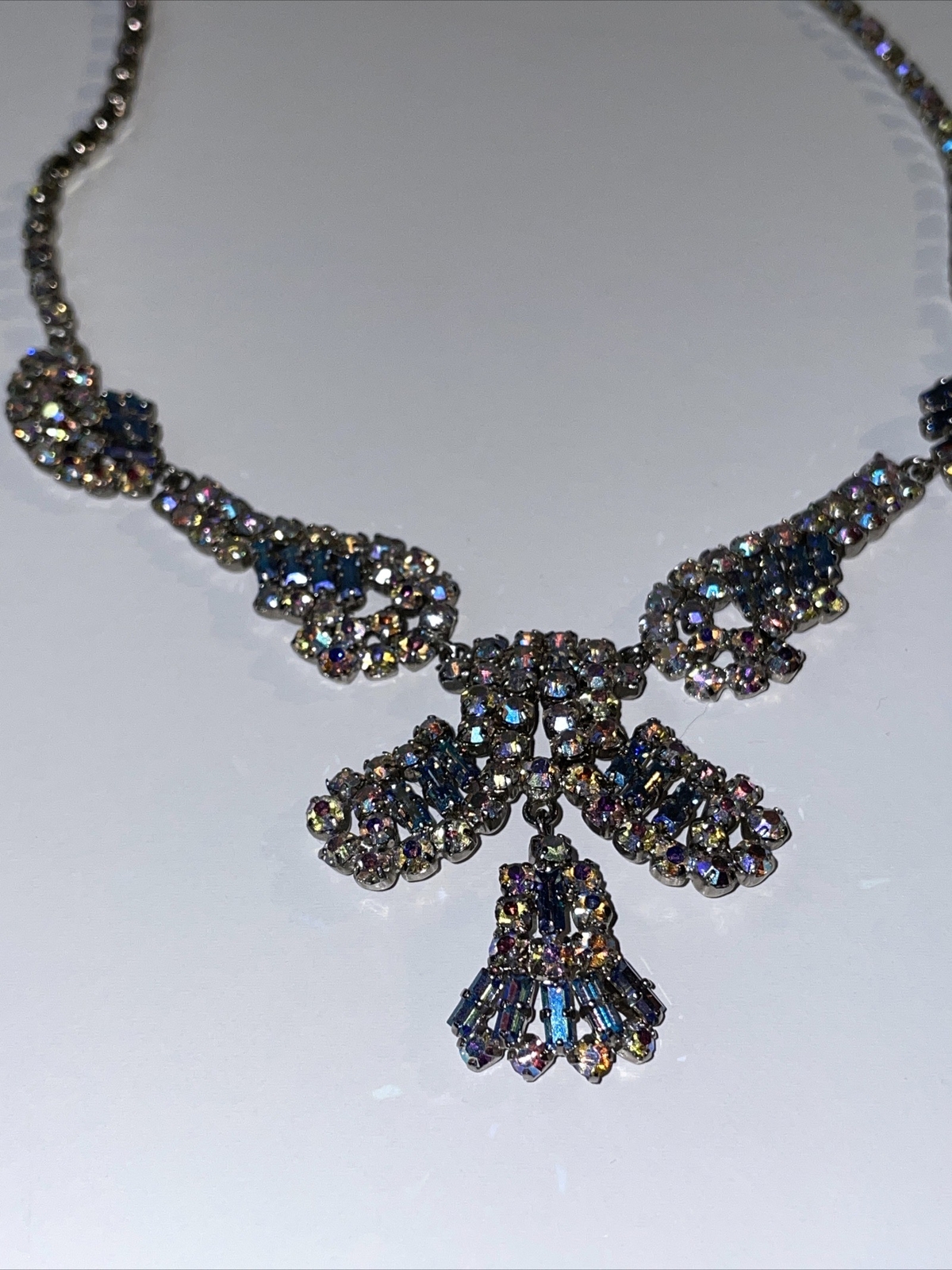 NOS! Vintage Blue Tint Aurora Borealis Rhinestone Necklace Unsigned Foil Back E5