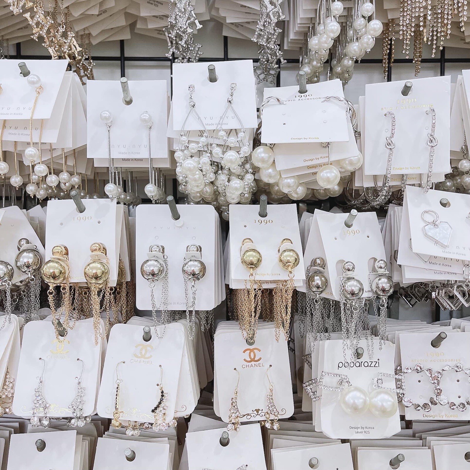 50 pairs of fashion earring. Lot earring