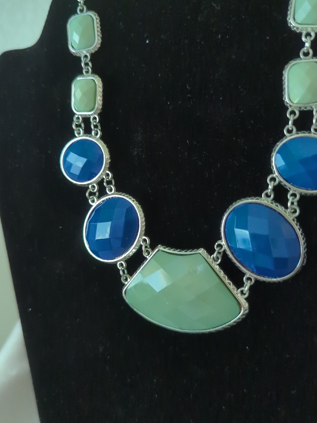 Big Bold Fashion Necklace In Faceted Jade & Royal Blue stones 18″- 20″ long