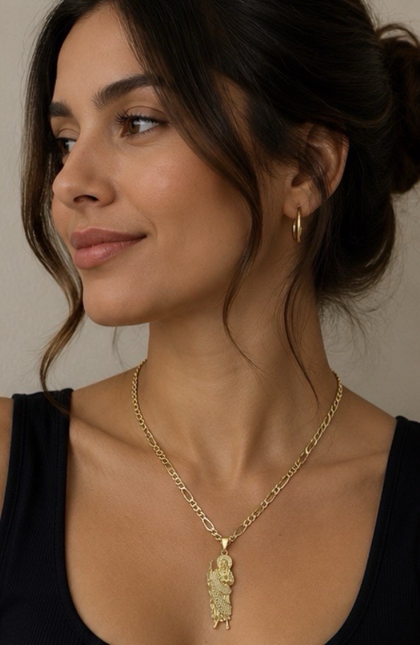 Gold plated Figaro none tarnished Charm Pendant Necklace Lobster Closure