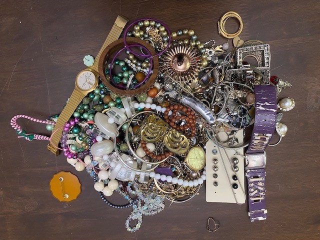 2.91 Pound Wearable Vintage To Modern Costume Jewelry Lot 100+ Pieces (I)