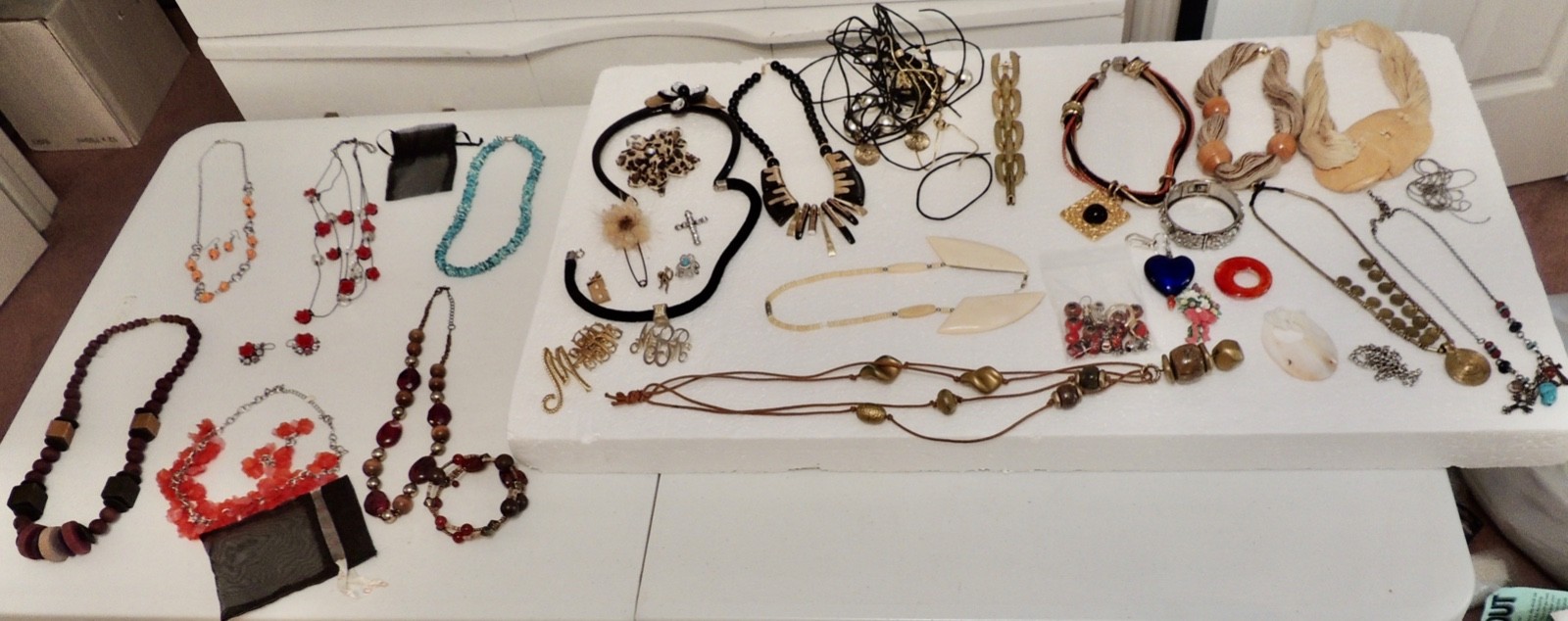 Lot of vintage jewelry some very good and others for parts or crafts or recycle