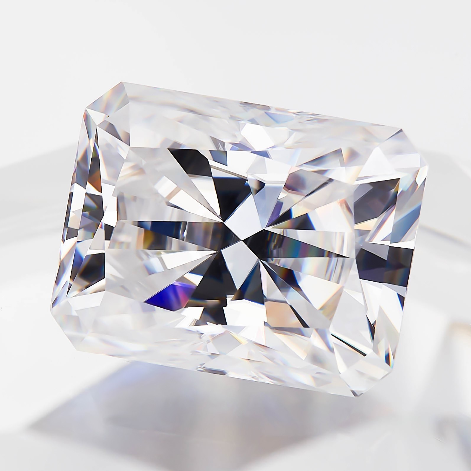 US Exquisite Radiant Cut Loose Moissanite Stone 0.2ct-10ct VVS1 GRA Certificate