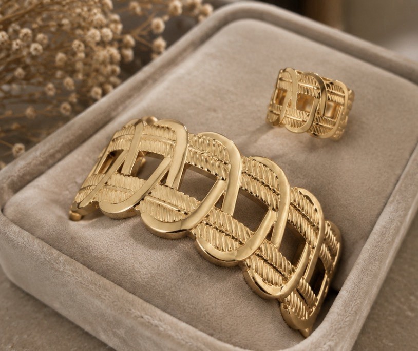 None tarnish none fade Gold Tone Jewelry Set Bracelet & Ring Matching Set