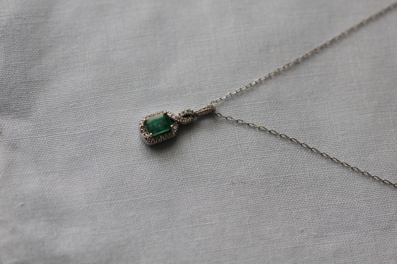 10k Natural Emerald and Diamond Necklace 18″ with 16″ Adjustable Option