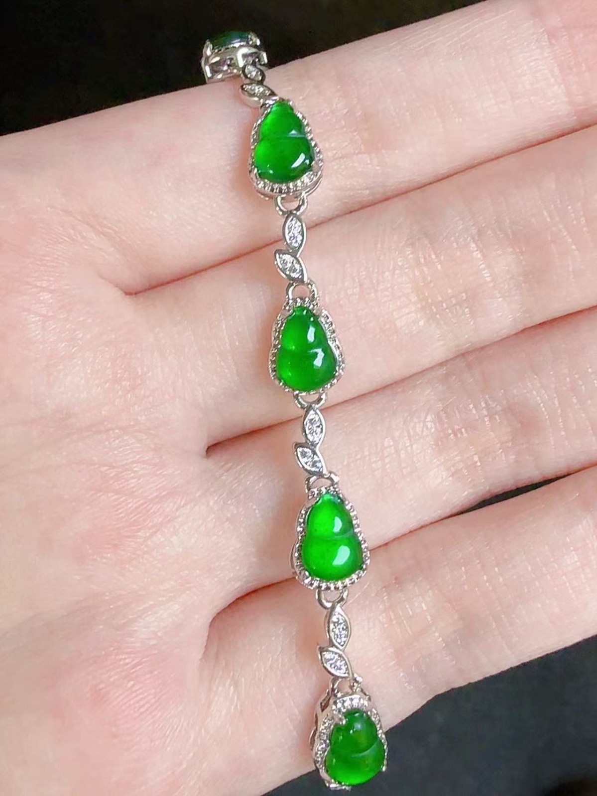 Top Natural Imperial green jadeite gourd bracelet