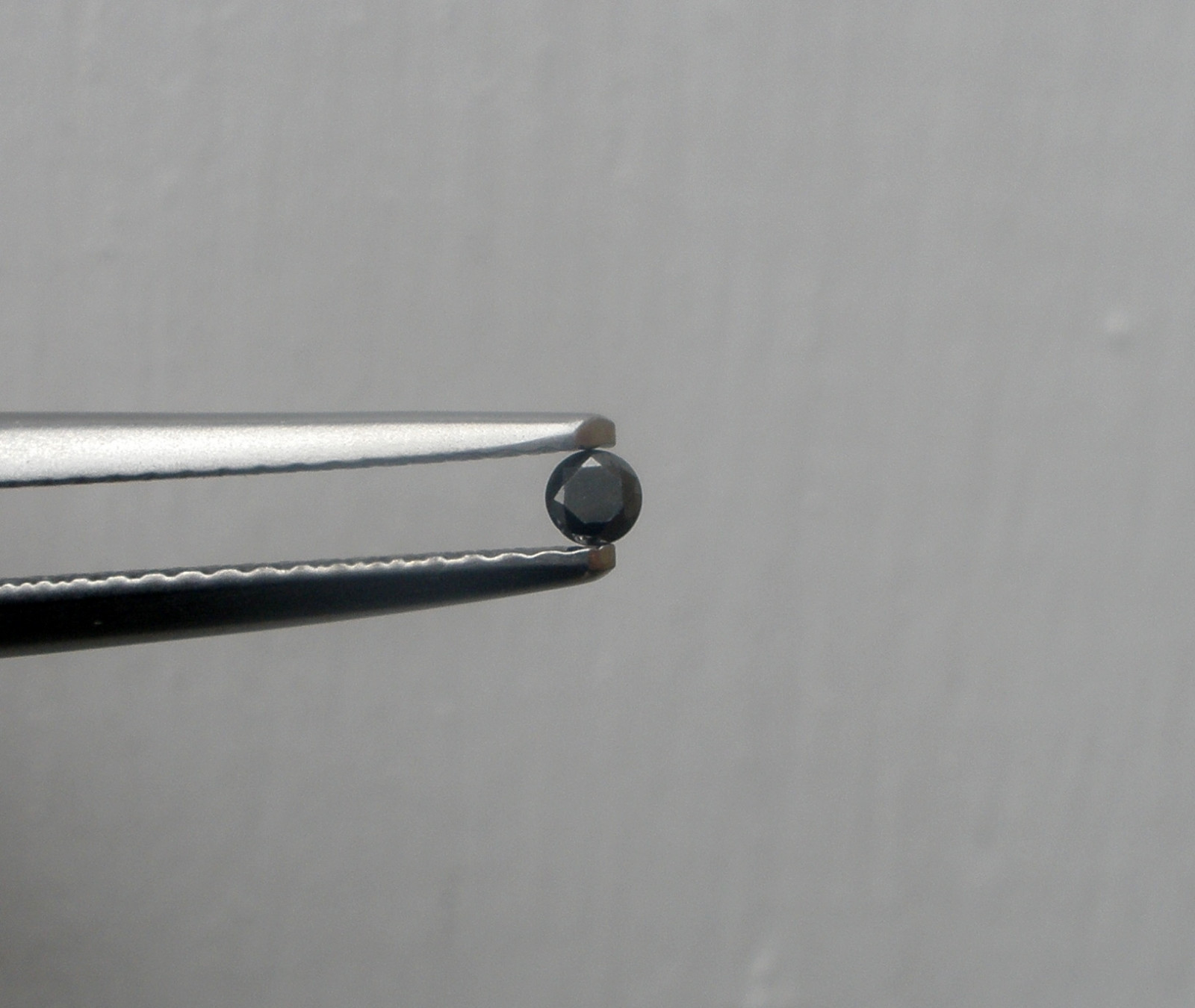 Natural Black diamond loose faceted round 1.5mm