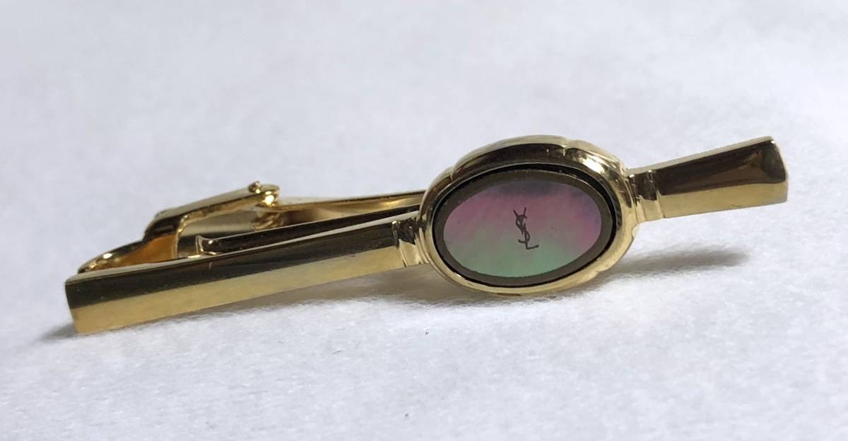Good Condition Yves Saint Laurent Vintage YSL Logo Icon Shell Tie Pin Gold
