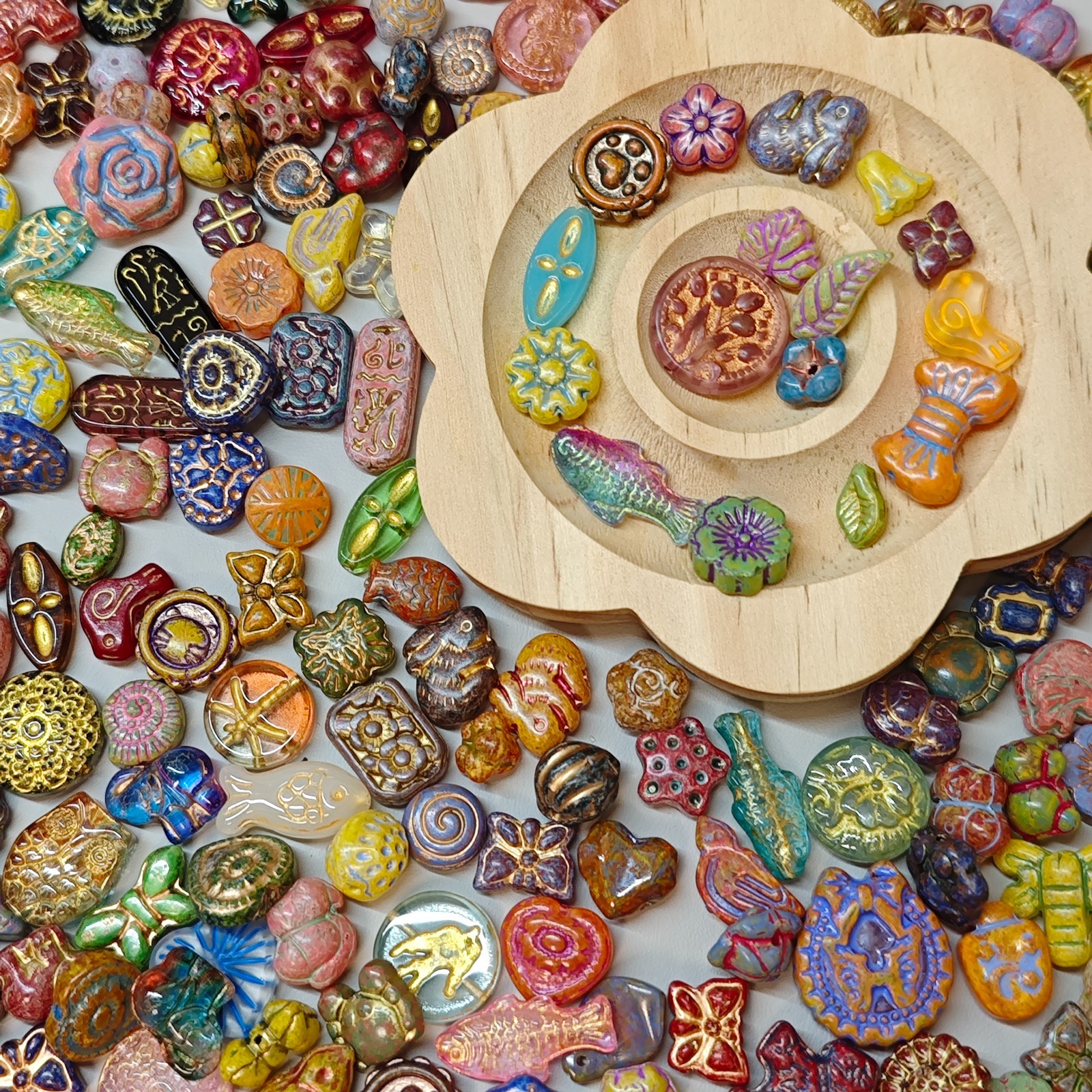 100g Vintag Styley Bulk Jewelry glass bead Lot ALL Brand New Untested Mix Match