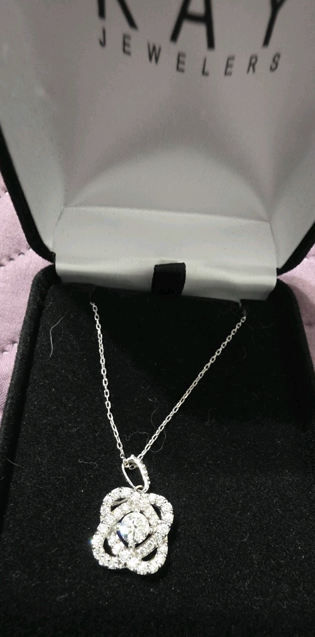 Kay Jewelers 14k White Gold Round White Diamond “Circle Of Life” Cable Necklace