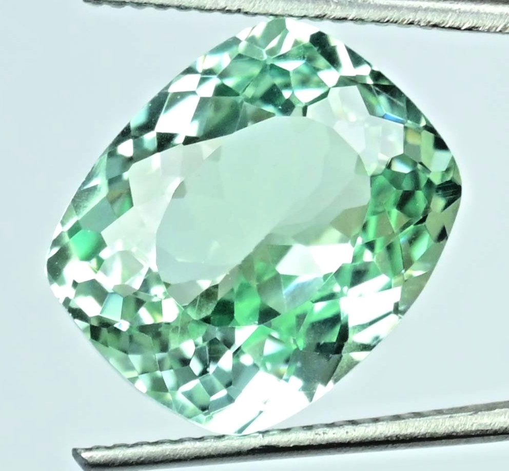 Flawless Natural Green Montana Sapphire 13.75 Ct Cushion Cut Certified Gemstone