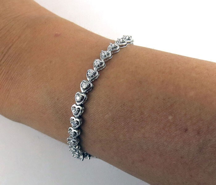 18K White Gold Plated 3MM CZ Heart Cut Tennis Bracelet For Women – 7.5″