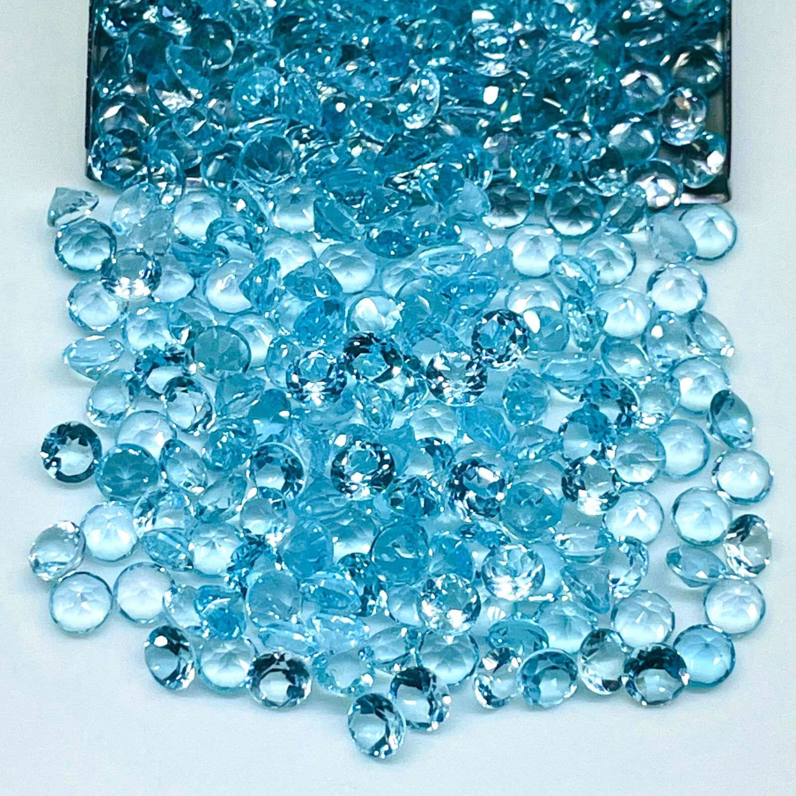 VVS 20 Pcs Natural Sky Blue Topaz 4mm Round Cut AAA Quality Loose Gemstones Lot