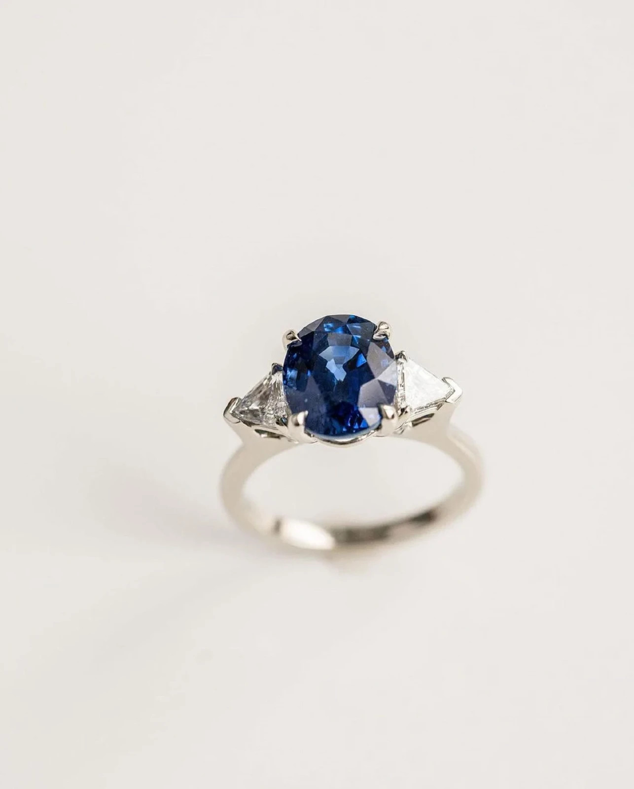 4.50 Ct Oval Cut Natural Sapphire Diamond Engagement Ring 14K White Gold Size 7