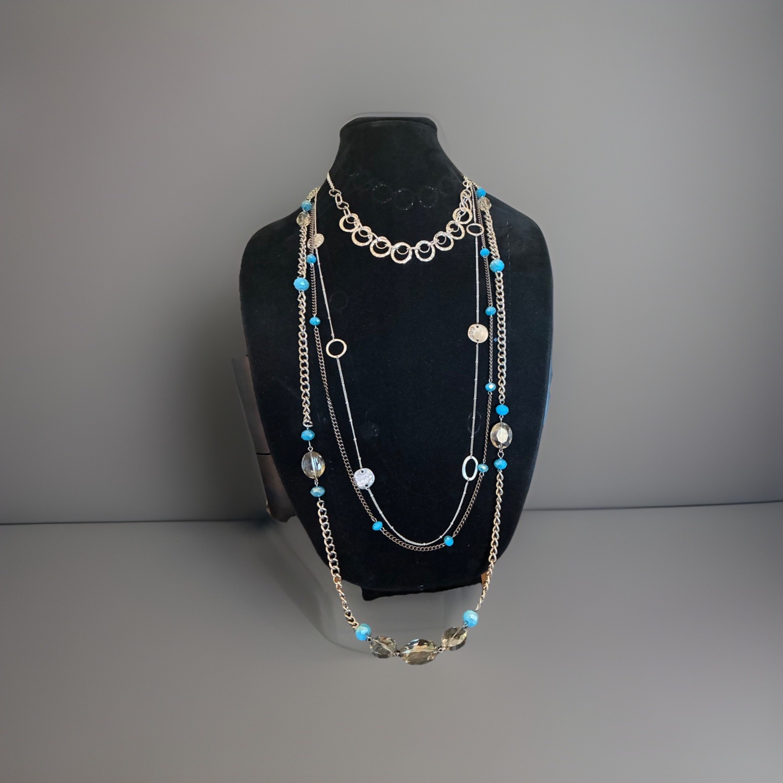Silver Tone Necklaces L0001