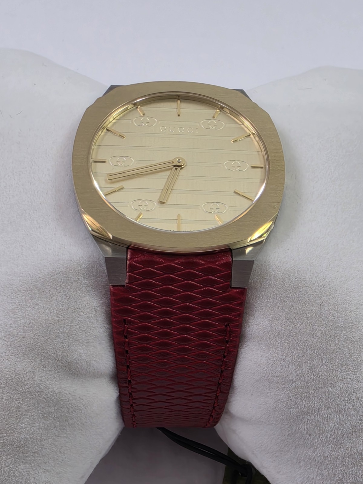 Gucci 25H Quartz Ultra Thin Two Tone Red Leather Strap Ladies Watch YA163415